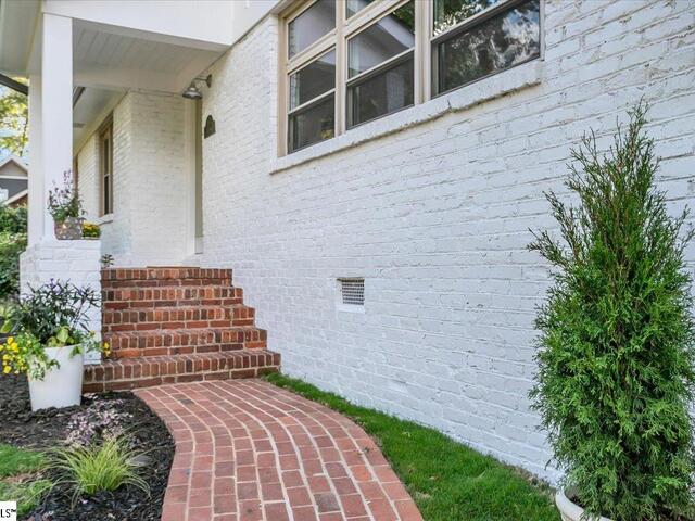 Photo of 110 Oakview Drive