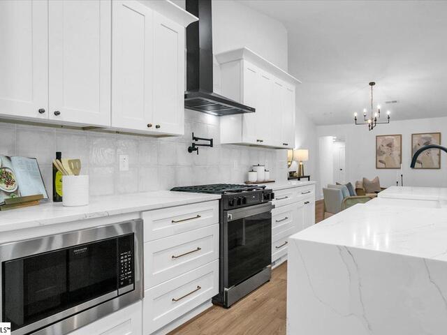 Photo of 2 Dahlglen Avenue