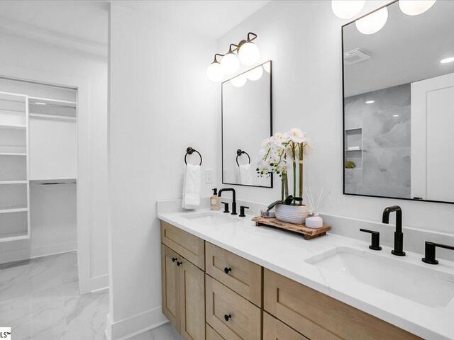 Photo of 2 Dahlglen Avenue