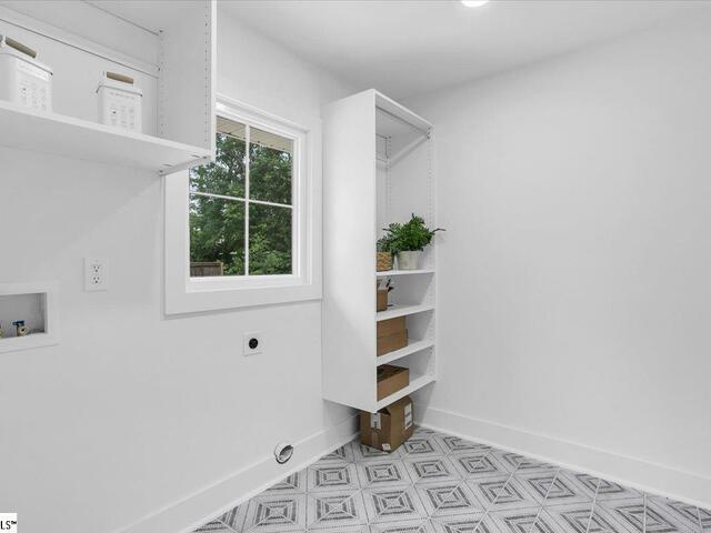 Photo of 2 Dahlglen Avenue