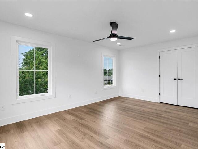 Photo of 2 Dahlglen Avenue