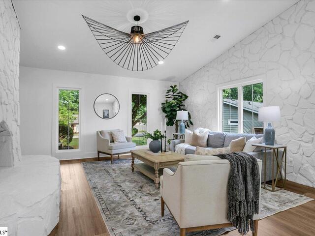 Photo of 2 Dahlglen Avenue