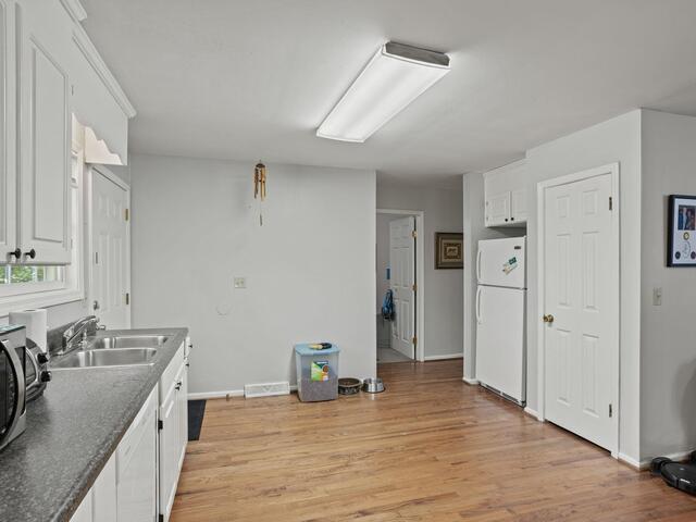 Photo of 40 Westview Avenue
