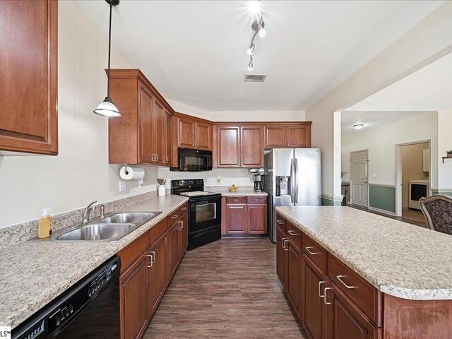 Photo of 102 Teakwood Court