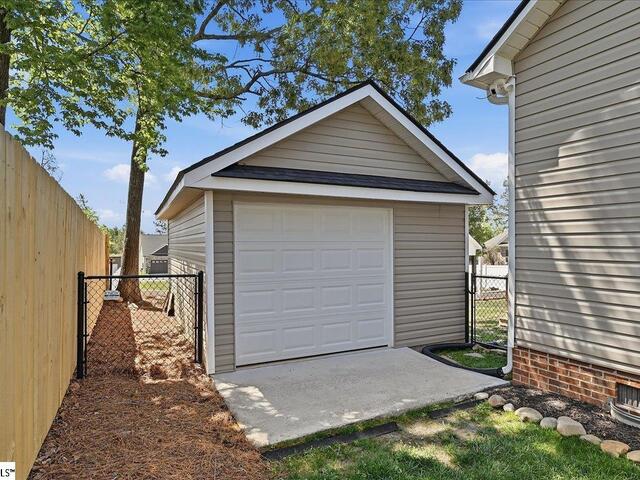 Photo of 102 Teakwood Court
