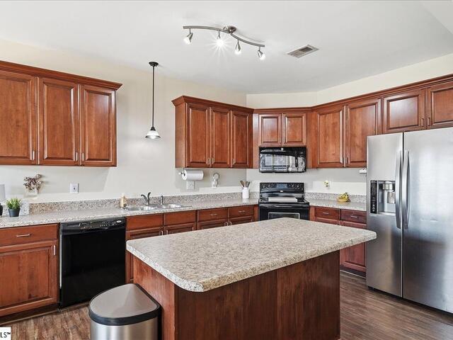 Photo of 102 Teakwood Court