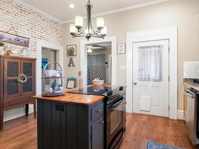 Photo of 221 N Mountain Street