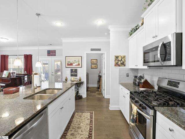 Photo of 965 Deepwood Court