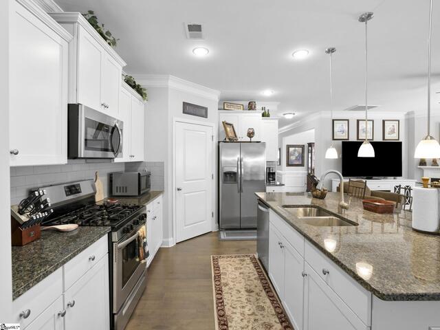 Photo of 965 Deepwood Court