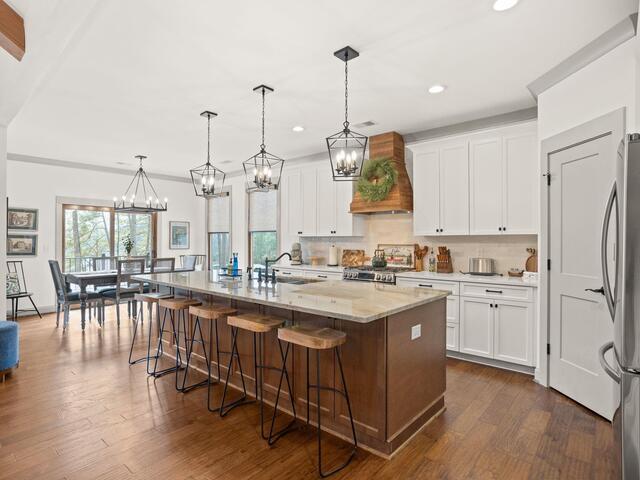 Photo of 918 Longshore Drive