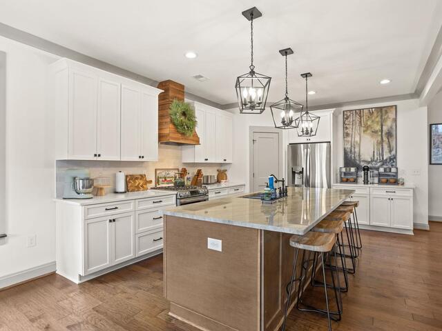 Photo of 918 Longshore Drive