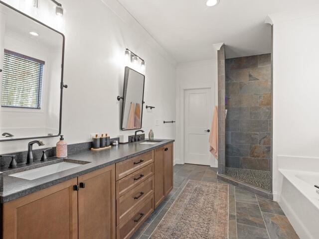 Photo of 918 Longshore Drive