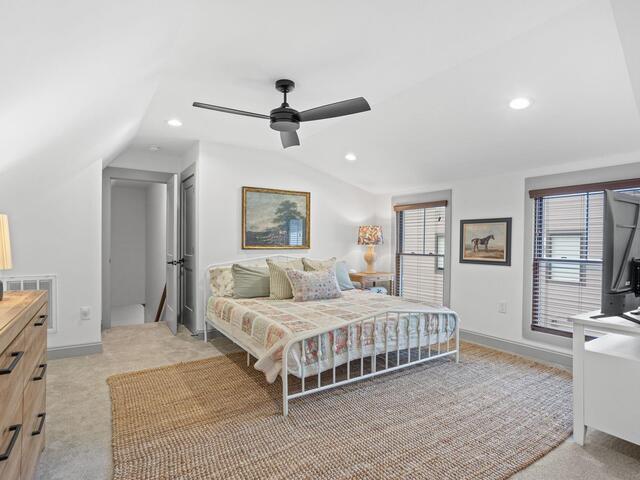 Photo of 918 Longshore Drive