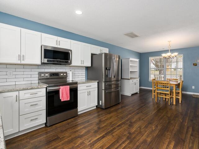 Photo of 418 Lily Pond Lane