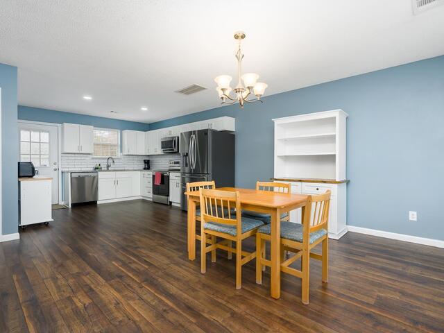 Photo of 418 Lily Pond Lane