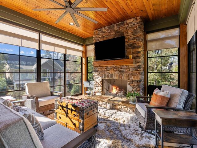 Photo of 144 E Waterford Drive