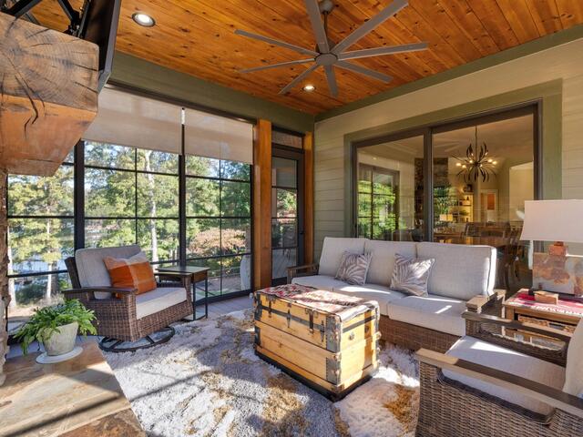 Photo of 144 E Waterford Drive