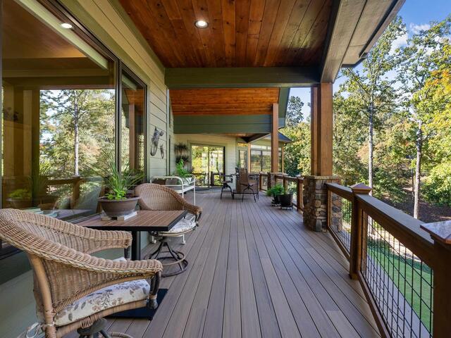 Photo of 144 E Waterford Drive