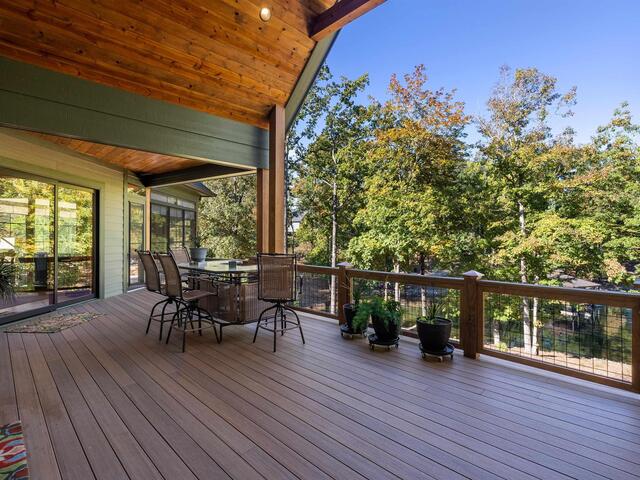 Photo of 144 E Waterford Drive