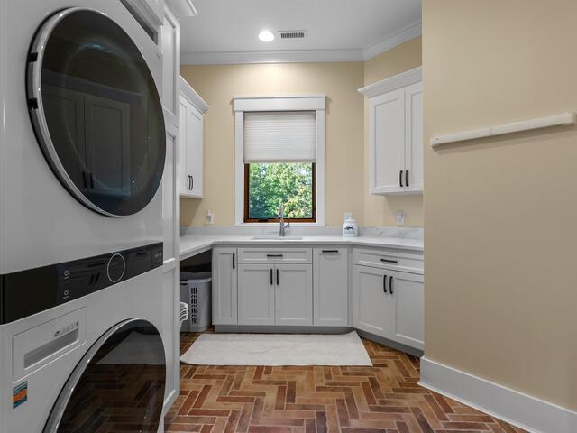 Photo of 144 E Waterford Drive