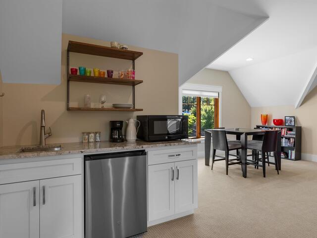 Photo of 144 E Waterford Drive