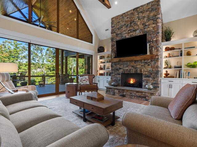 Photo of 144 E Waterford Drive