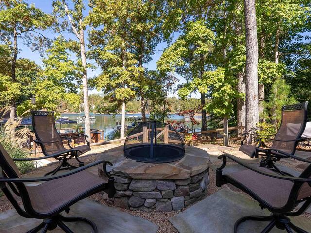 Photo of 144 E Waterford Drive