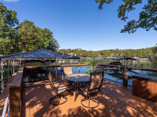 Photo of 144 E Waterford Drive