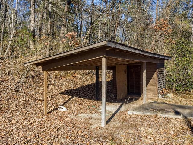 Photo of 2141 Geer Highway