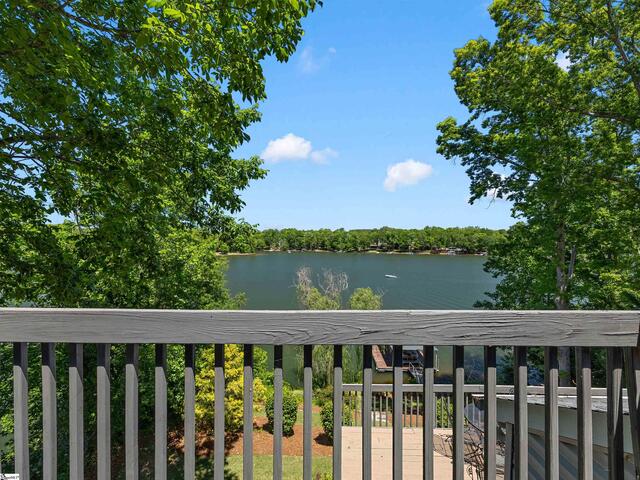 Photo of 397 Lake Road