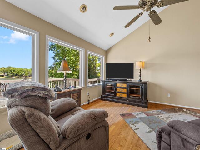 Photo of 397 Lake Road