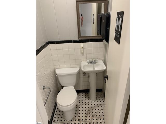 Photo of 413 Vardry Street