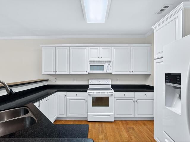 Photo of 307 Crandall Way