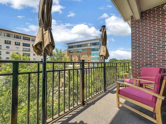 Photo of 155 Riverplace