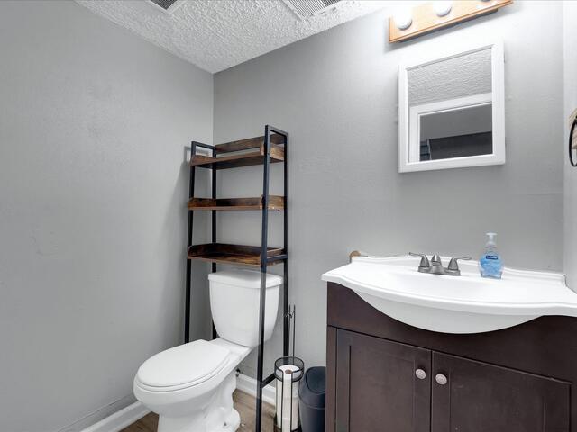 Photo of 1210 E Yellow Wood Drive