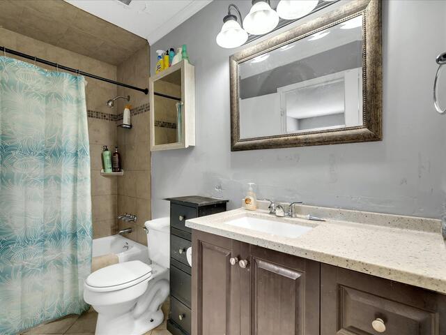 Photo of 1210 E Yellow Wood Drive