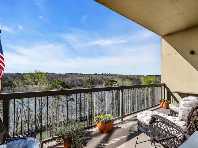 Photo of 703 Watermarke Lane