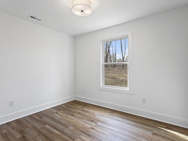 Photo of 424 Fowler Road