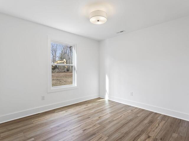 Photo of 424 Fowler Road