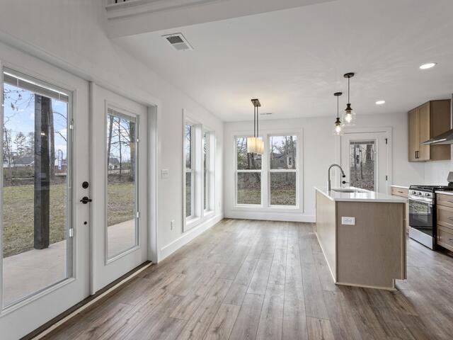 Photo of 424 Fowler Road