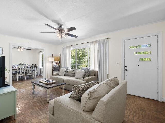 Photo of 300 Woodvale Avenue