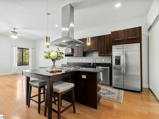 Photo of 500 E McBee Avenue