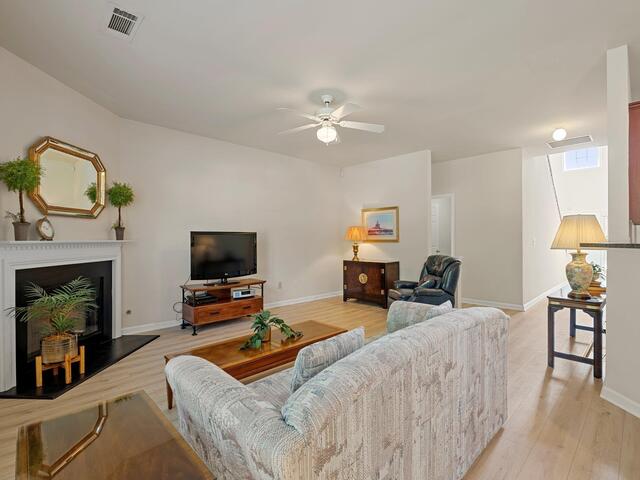 Photo of 6 Castle Hall Court