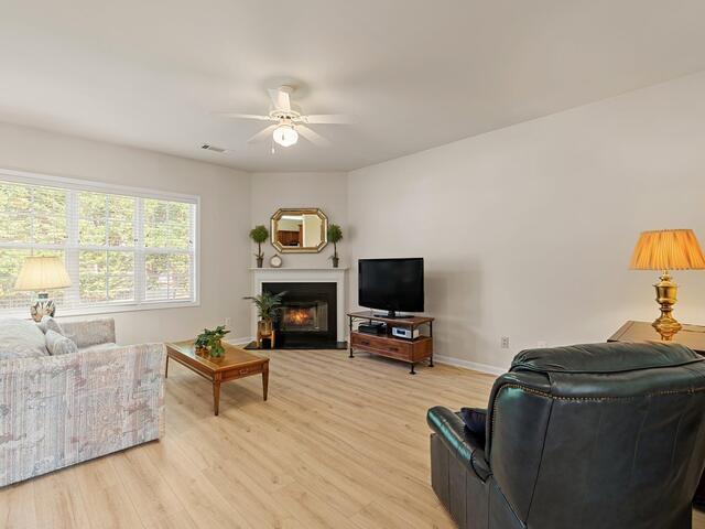 Photo of 6 Castle Hall Court