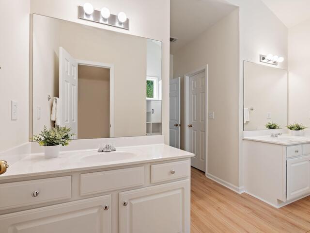 Photo of 6 Castle Hall Court