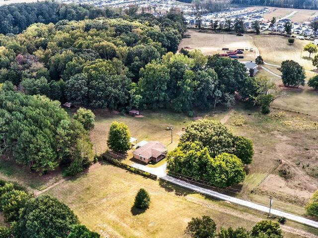 Photo of 100 Kennel Drive