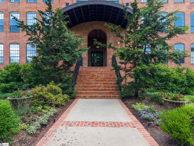 Photo of 400 Mills Avenue