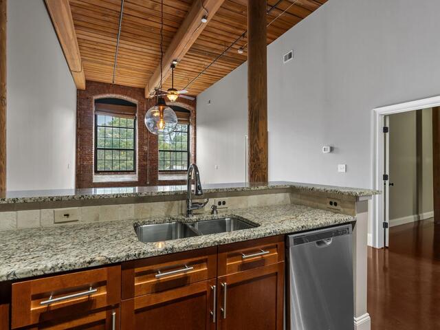 Photo of 400 Mills Avenue