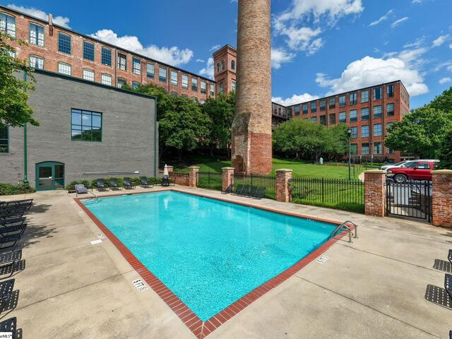 Photo of 400 Mills Avenue
