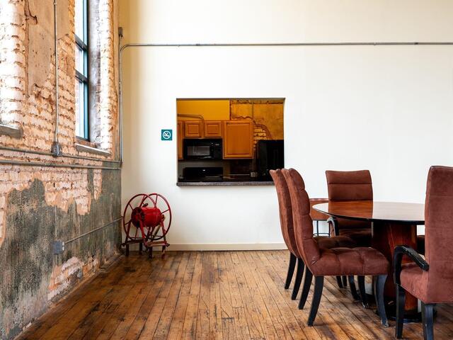 Photo of 400 Mills Avenue
